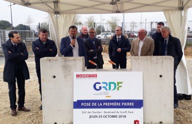 Pose de la première pierre du siège de GRDF à Pacé (35) - Lamotte