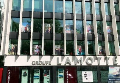 L'Art s'expose sur les vitres du siège social du Groupe Lamotte à Rennes