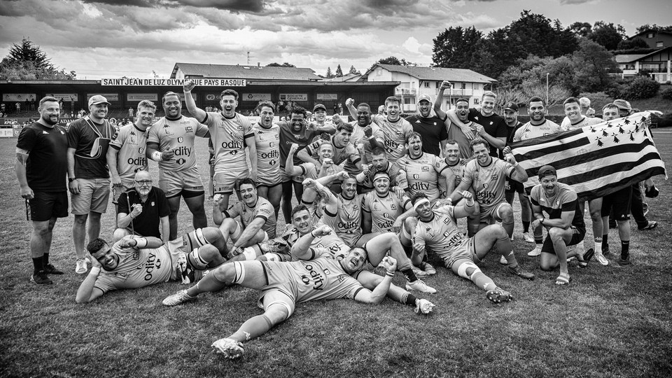 Les joueurs du REC Rugby, après la victoire à Saint-Jean-de Luz - Lamotte