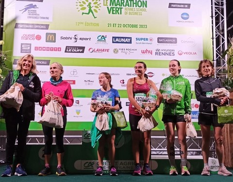 Marathon Vert Rennes School of Business 2023 - Anne sur le podium du 5k - Lamotte
