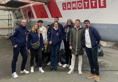 Visite du chantier de réparation de l'Ocean Fifty à Saint-Malo - Le Rire Médecin-Lamotte