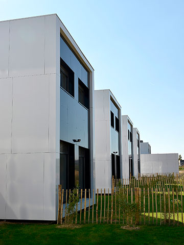 Opération Villas Neventi au Rheu (35) - Livraison des maisons containers - Façade - Lamotte