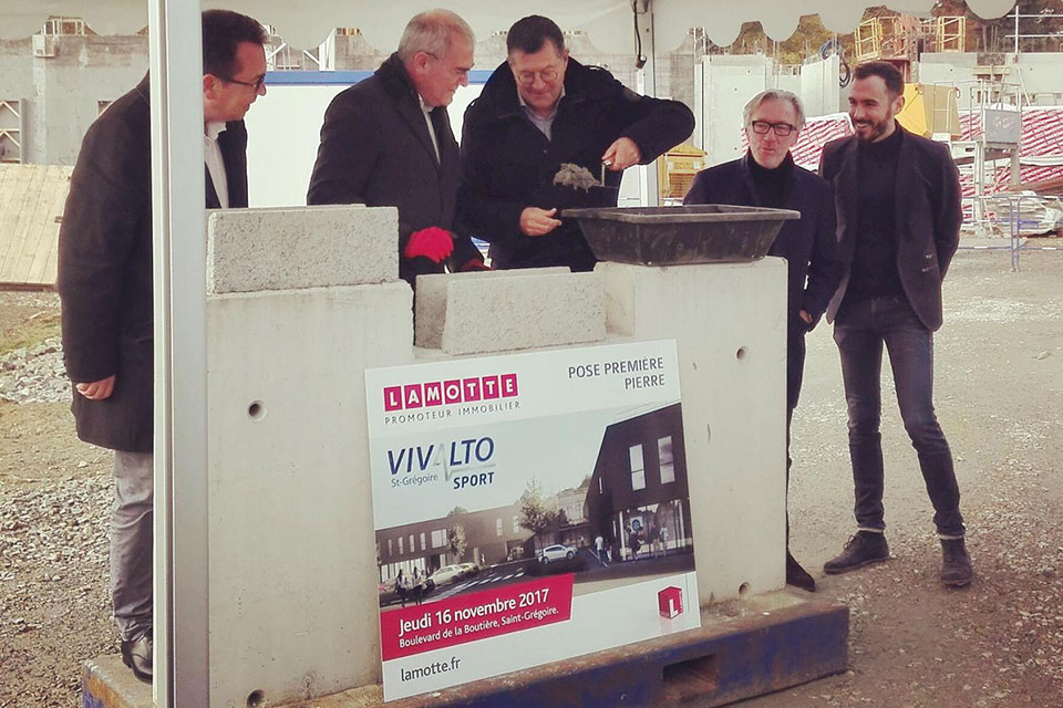 Centre médico-sportif Vivalto Sport à Saint-Grégoire (Ille-et-Vilaine) - Pose de la première pierre - Lamotte