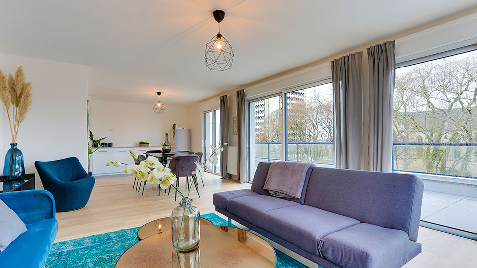 Conseil en investissement immobilier - Le LMNP géré vs. non géré - Salon d'une location meublée - Lamotte
