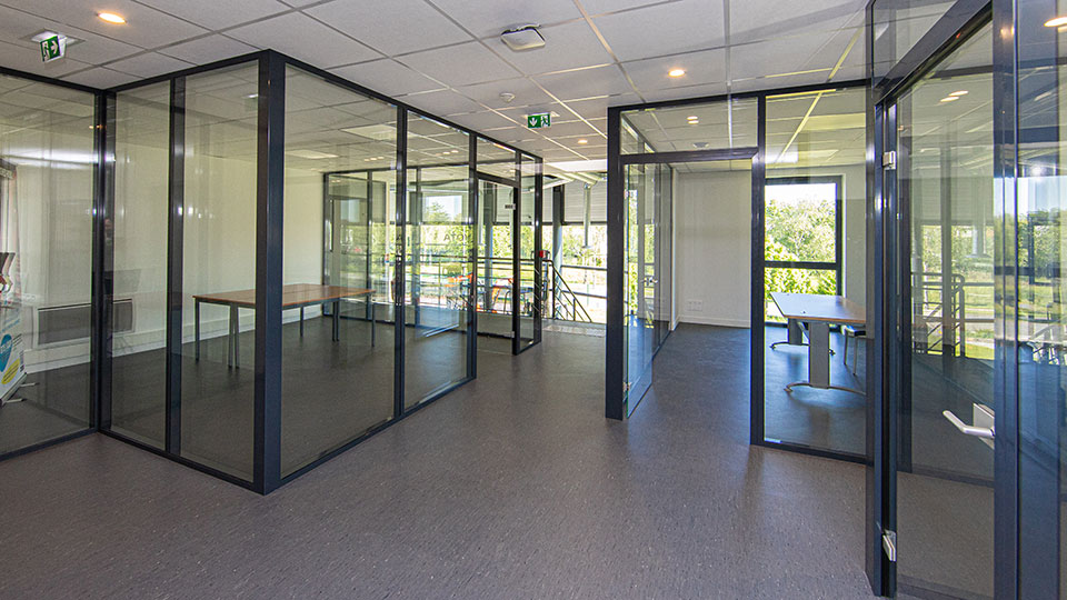 Référence - Clénet Manutention à Orvault (44) - Bureaux vitrés - Groupe Lamotte