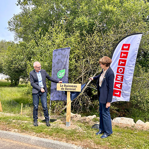 Inauguration du programme Vannes Village - Dévoilement du panneau du ruisseau de Kerniol - Lamotte