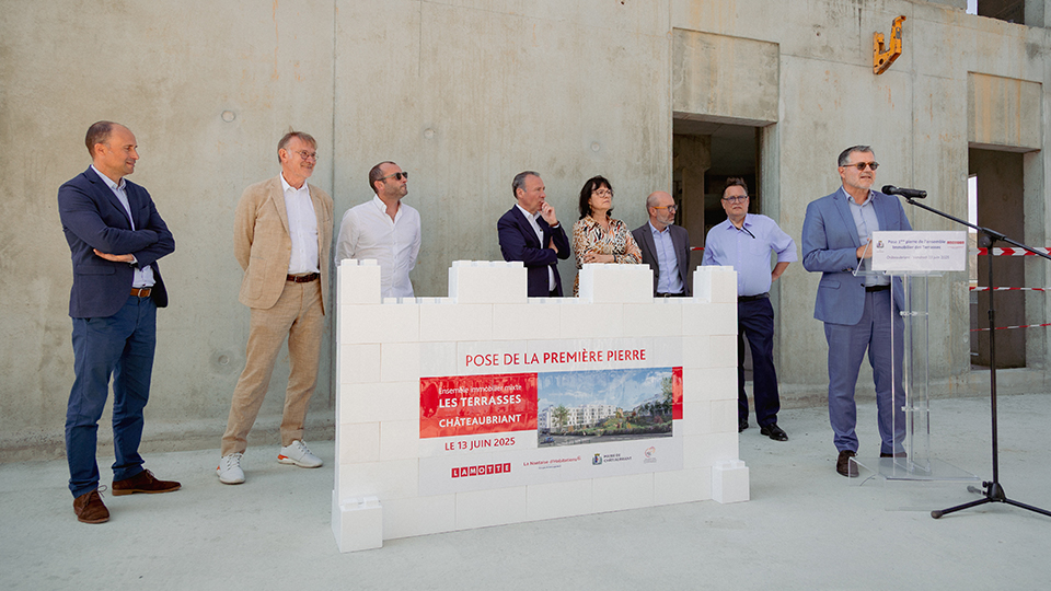 Ensemble immobilier Les Terrasses à Châteaubriant (44) - Pose de la première pierre - Lamotte