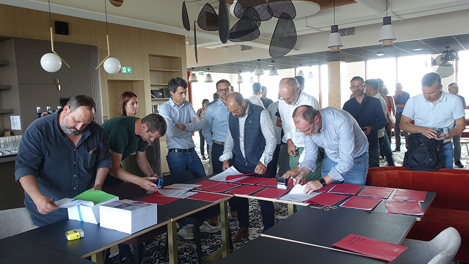Opération Bioprojet à Saint-Grégoire (35) - Signature officielle des marchés - Lamotte