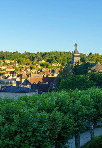 Résidence services seniors - Les Jardins de la Boétie à Sarlat-la-Canéda (24) - Vue de quartier 1 - Lamotte