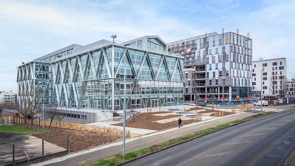 Programme immobilier tertiaire - Le Berkeley à Rennes (35) - Vue côté rue - Lamotte