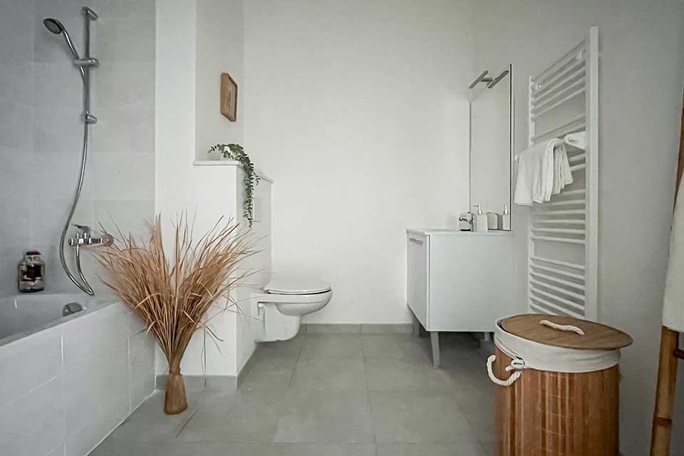 Programme immobilier neuf Les Clairières Boisées à Chantepie (35) - Salle de bains dans l'appartement témoin - Lamotte