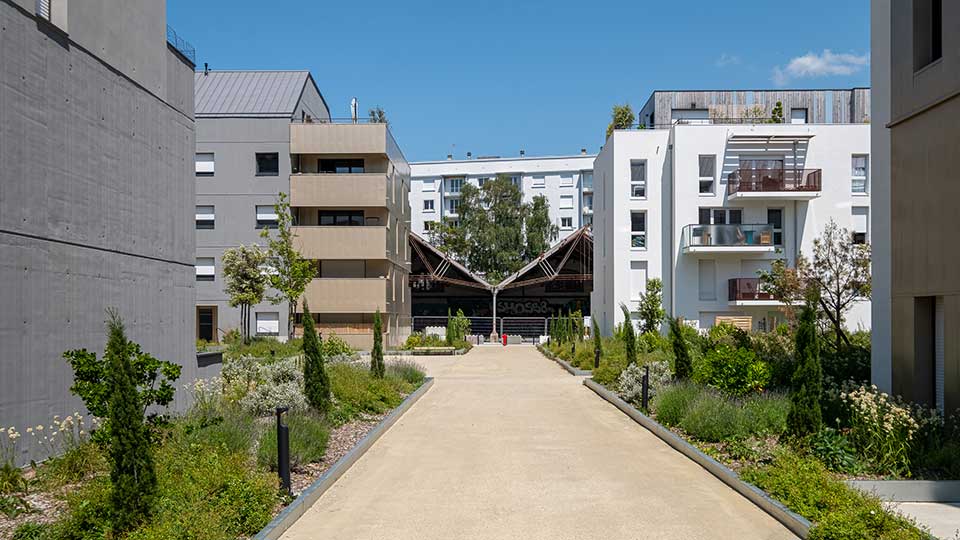 Programme immobilier neuf - Cours d'Allonville à Nantes (44) - Allée végétalisée - Lamotte
