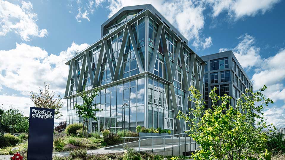 Programme immobilier tertiaire - Le Berkeley à Cesson-Sévigné (35) - Vue d'angle - Lamotte