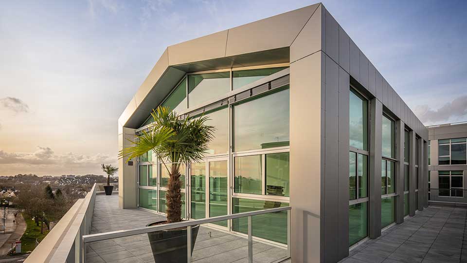 Programme immobilier tertiaire - Le Berkeley à Cesson-Sévigné (35) - Terrasse - Lamotte