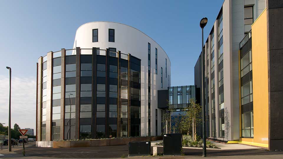 Programme immobilier tertiaire - Le Cambridge à Nantes (44) - Vue de côté - Lamotte