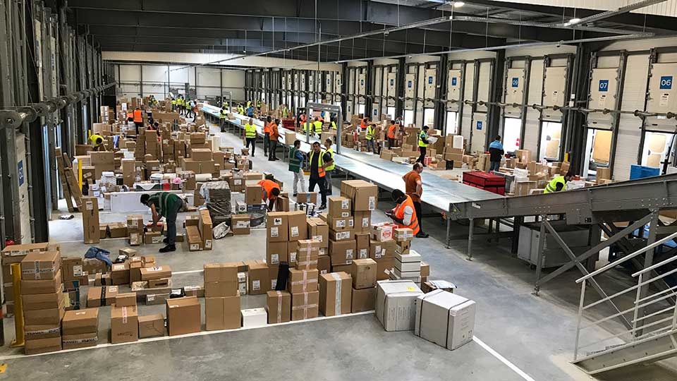 Bâtiment logistique clé en main - Chronopost à Niort (79) - Tri - Corétech / Lamotte