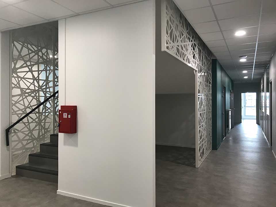 Bâtiment tertiaire et stockage clé en main - GRDF à Pacé (35) - Couloir - Corétech / Lamotte