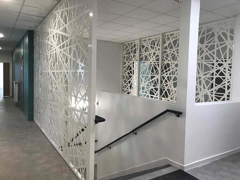 Bâtiment tertiaire et stockage clé en main - GRDF à Pacé (35) - Escalier - Corétech / Lamotte