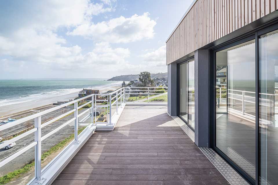 Programme immobilier neuf - Panorama à Plérin (22) - Terrasse avec vue sur le littoral - Lamotte