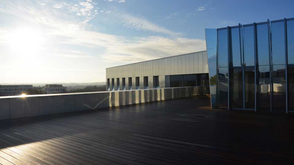 Programme immobilier tertiaire - IRT B-Com à Cesson-Sévigné (35) - Vue de la terrasse - Lamotte