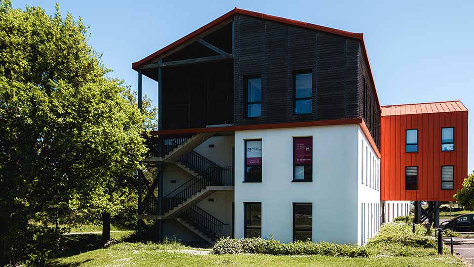 Programme immobilier tertiaire - Le Palafito à Pornic (44) - Escalier - Lamotte