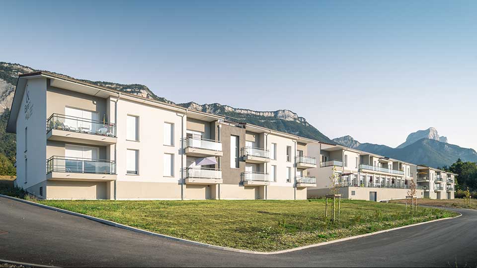 Résidence services seniors - Les Terrasses de Belledonne à Biviers (38) - Face du bâtiment - Lamotte