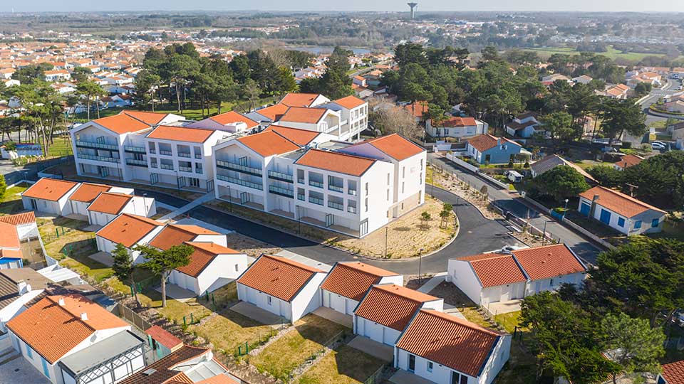 Résidence services seniors - Les Jardins de l'Océan à Brétignolles-sur-Mer (85) - Vue aérienne - Lamotte