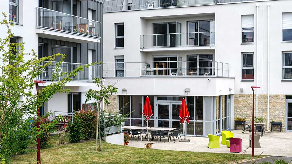 Résidence services seniors - Le Jardin des Alizés à Langueux (22) - Terrasse extérieure - Lamotte