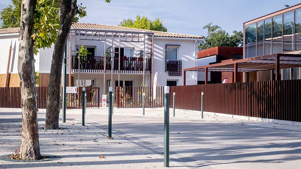 Résidence services seniors - Le Domaine de Villepreux à Saint-Aubin-de-Médoc (33) - Entrée - Lamotte
