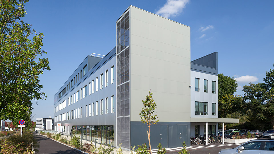 Programme immobilier tertiaire - Parc Edonia Y à Saint-Grégoire (35) - Siège d'Arkéa - Vue d'angle - Lamotte