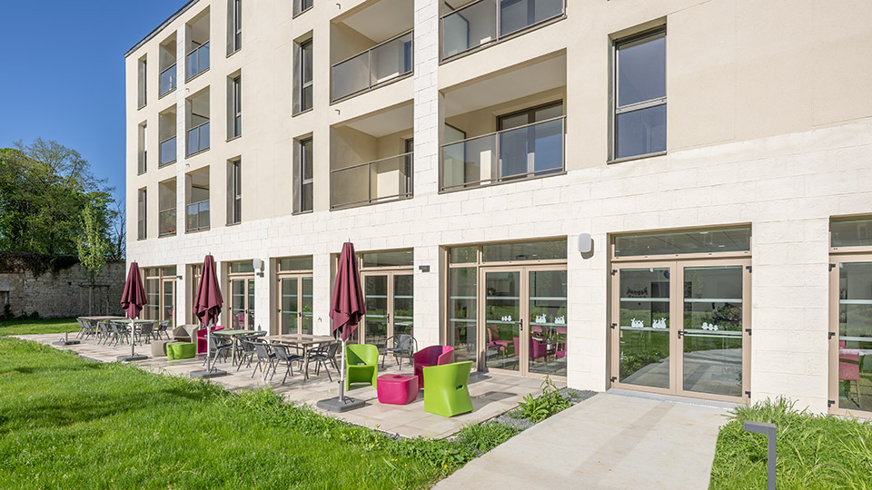 Résidence services seniors - Les Jardins de Richelieu à Luçon (85) - Terrasse - Lamotte