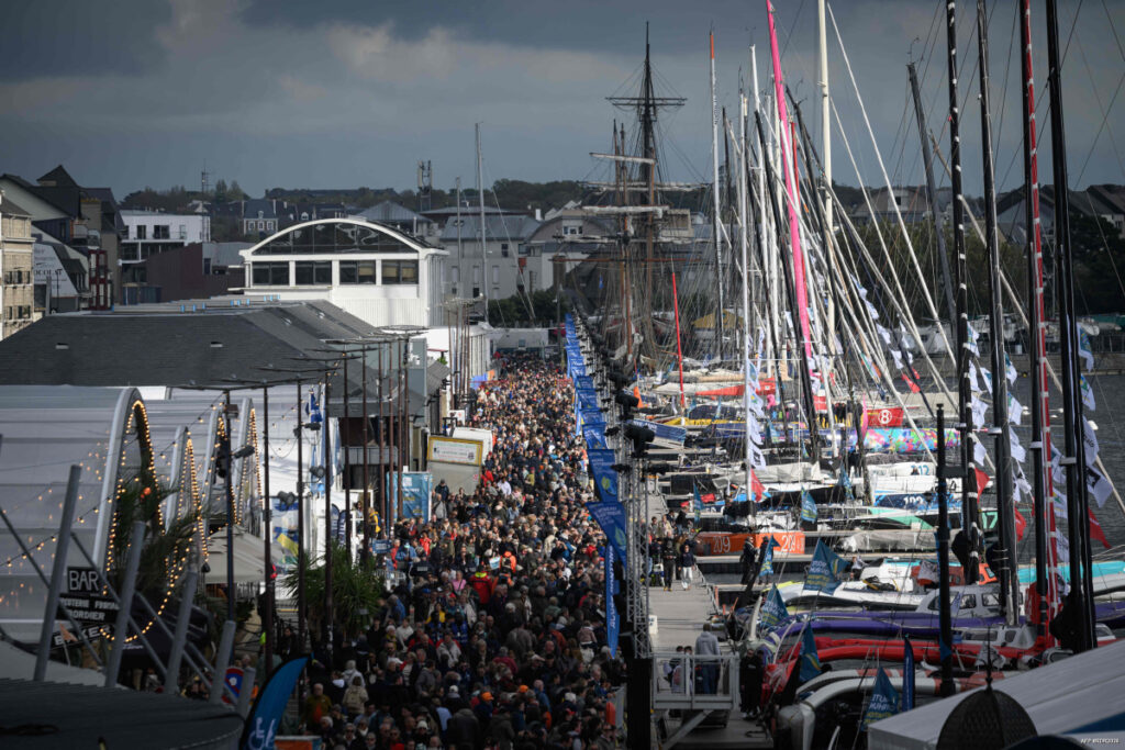 Le Village de la Route du Rhum accueille ses nombreux visiteurs à Saint-Malo